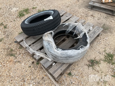 (2) Uniroyal TigerPaw P205 75R15 Tires