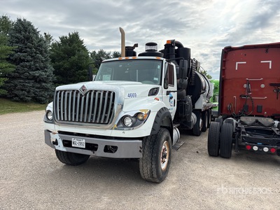 Vactor HXX12-PD53 on 2012 International WorkStar 7600 6x4 Vacuum Excavator Truck