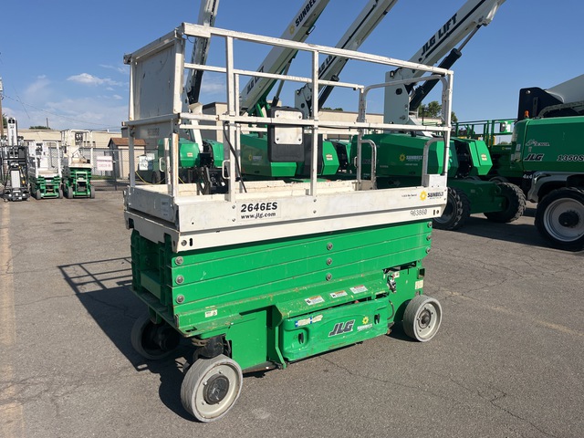 2017 JLG 2646ES