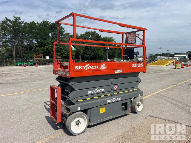 ELEVADOR TIJERA SKYJACK SJIII3226