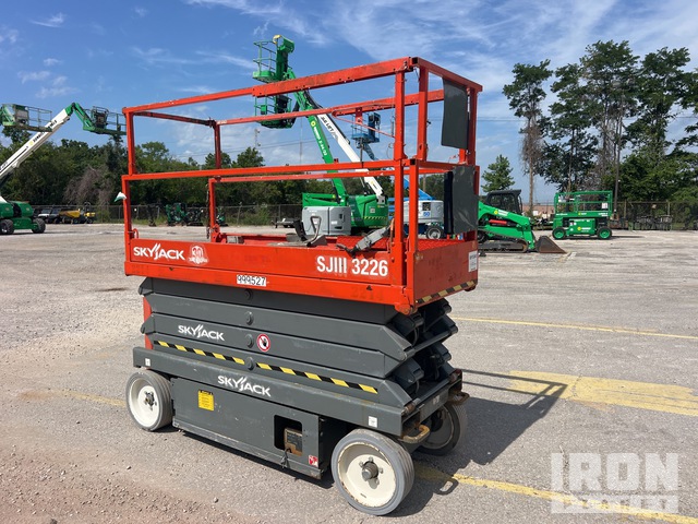 ELEVADOR TIJERA SKYJACK SJIII3226