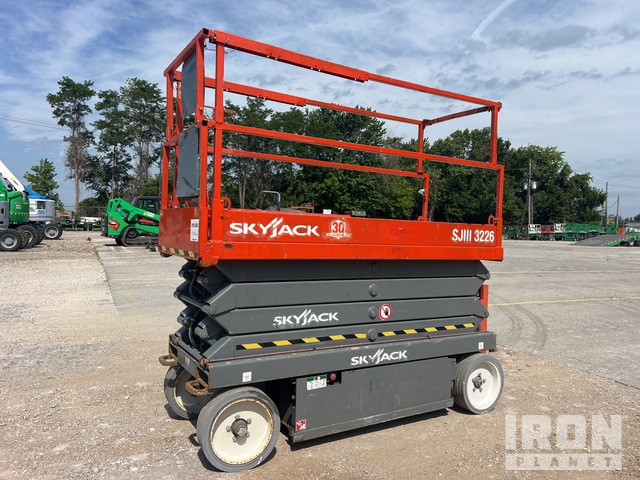 ELEVADOR TIJERA SKYJACK SJIII3226