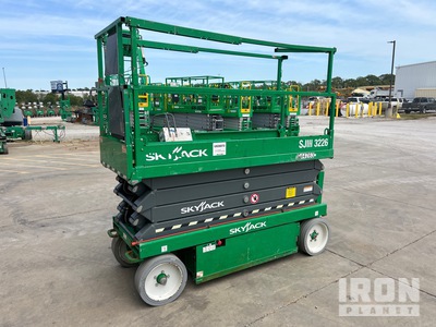 2016 (unverified) Skyjack SJ3226 Electric Scissor Lift