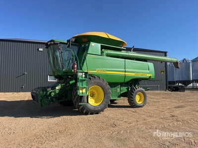 John Deere 9760 Combine Harvester