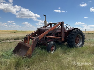 International W450 Tracteur agricole 2 roues motrices (Inoperable)
