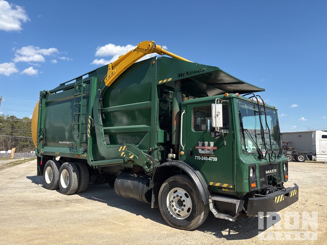WASTE COLLECTION TRUCK 2007 MACK