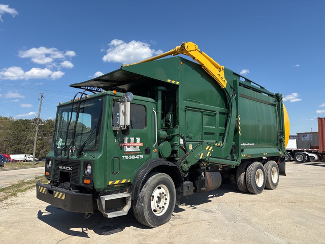 2007 Mack MR690S 6x4 Front Loader Waste Collection Truck