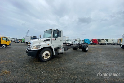 2014 Hino 338 4x2 Fahrgestell