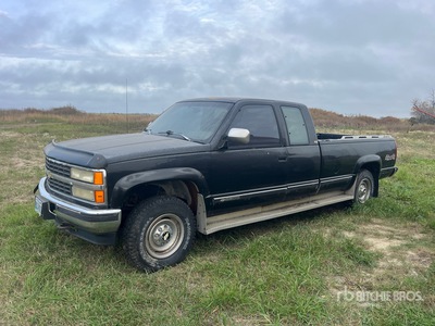 1993 Chevrolet 2500 4x4 Extended Cab Pickup (Inoperable)