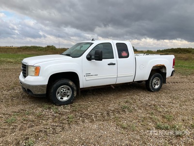 2008 GMC 2500 HD 4x4 Extended Cab Pickup