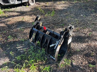 Land Pride AP-CGC1040 Mini Skid Steer Grapple Bucket