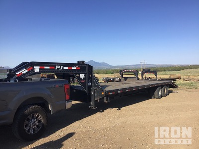 2015 PJ 30 ft T/A Gooseneck Equipment Trailer