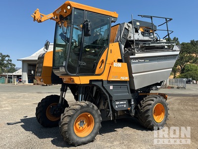 pellenc 8590 Self-Propelled Grape Harvester