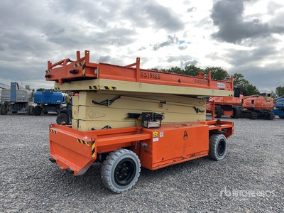 2013 Holland Lift Q135EL18 Electric Scissor Lift