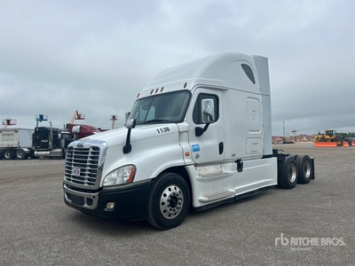2016 Freightliner Cascadia 125 6x4 T/A Sleeper Truck Tractor