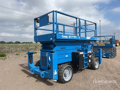 2015 Genie GS-5390RT 4x4 Dual Fuel Elevador de tijera