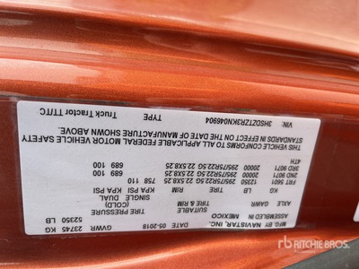 2019 International LT625 3- Achs Sattelzugmaschine mit Schlafkabine