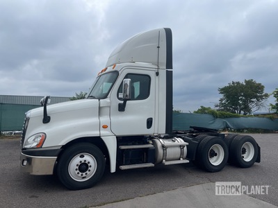 2014 Freightliner Cascadia 125 6x4 T/A Dagcabine Trekker
