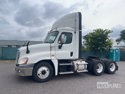 2014 Freightliner Cascadia 125 6x4 T/A Dagcabine Trekker