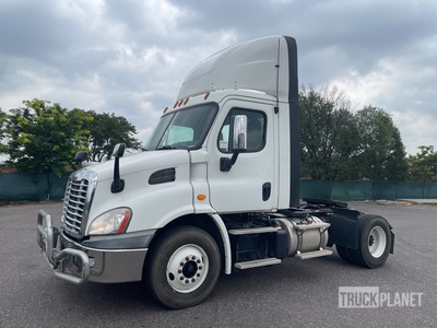 2014 Freightliner Cascadia 113 4x2 S/A Dagcabine Trekker