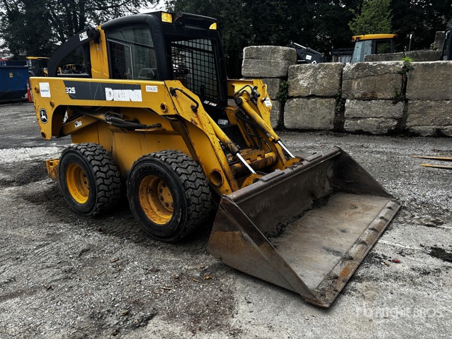 MINI CARGADOR SOBRE RUEDAS 2007 JOHN DEERE 325