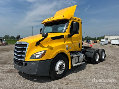 2019 Freightliner Cascadia 126 6x4 T/A Day Cab Truck Tractor