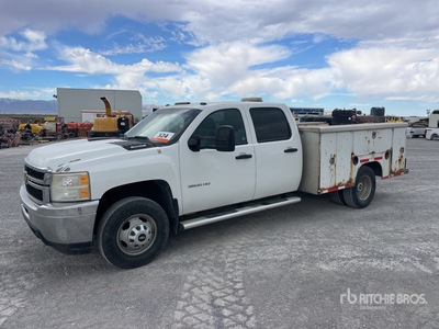 2011 Chevrolet Silverado 3500HD 4x2 Crew Cab Utility Truck