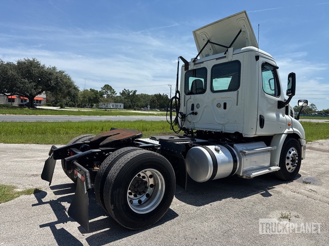 CAMIóN 2016 FREIGHTLINER