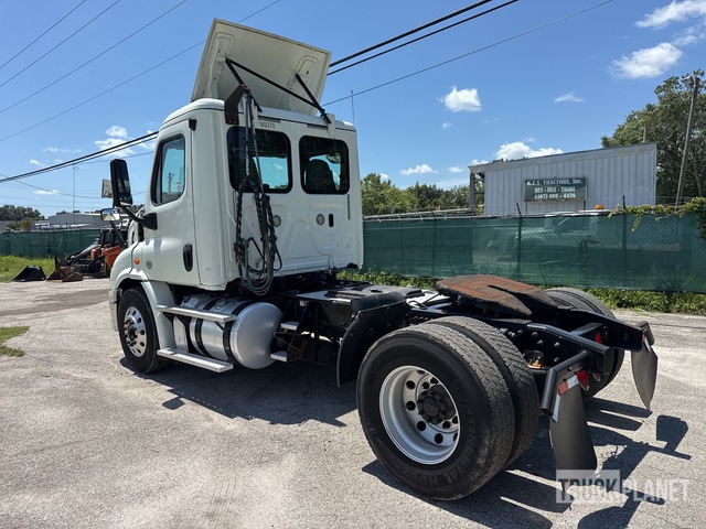 CAMIóN 2016 FREIGHTLINER