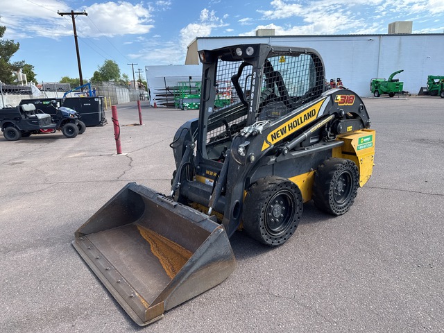 2022 New Holland L318