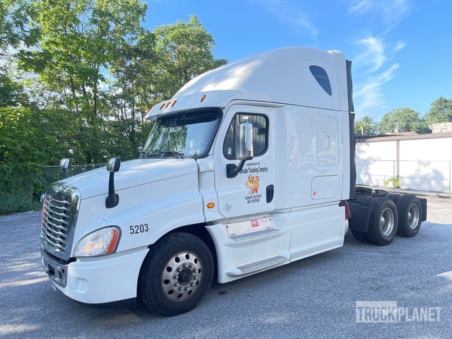 CAMIóN CAMAROTE 2016 FREIGHTLINER