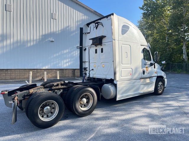 CAMIóN CAMAROTE 2016 FREIGHTLINER