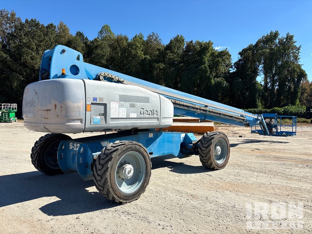 ELEVADOR TELESCóPICO 2014 GENIE 4WD S125