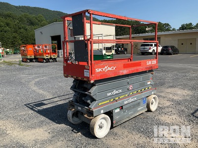 2014 Skyjack SJIII 3226 Electric Scissor Lift