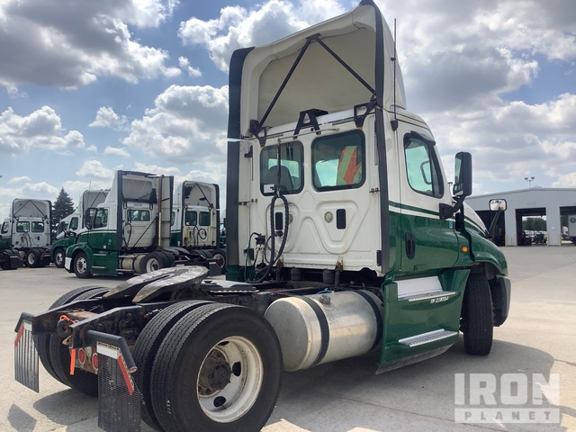 CAMIóN 2016 FREIGHTLINER