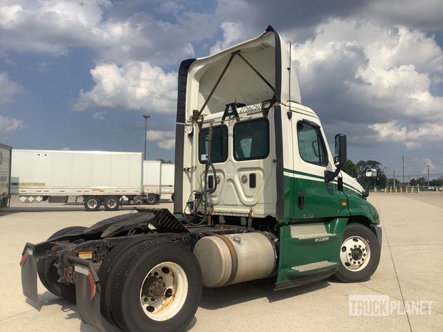 CAMIóN 2016 FREIGHTLINER