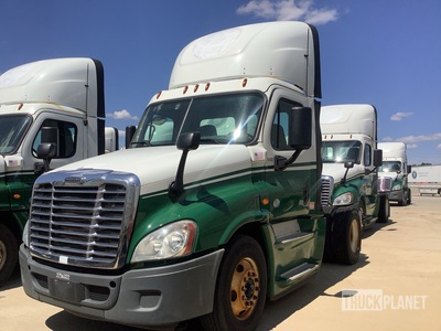 2016 Freightliner Cascadia 125 4x2 トラックトラクター（S/A） (Inoperable)