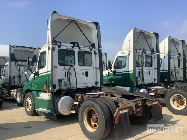 CAMIóN 2016 FREIGHTLINER