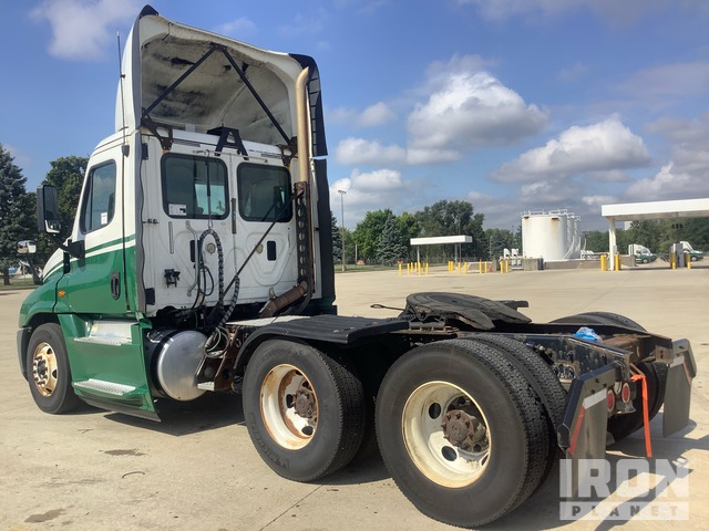 CAMIóN 2016 FREIGHTLINER