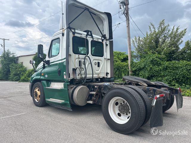 CAMIóN 2016 FREIGHTLINER