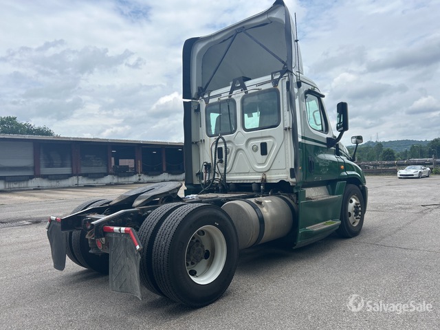 CAMIóN 2016 FREIGHTLINER