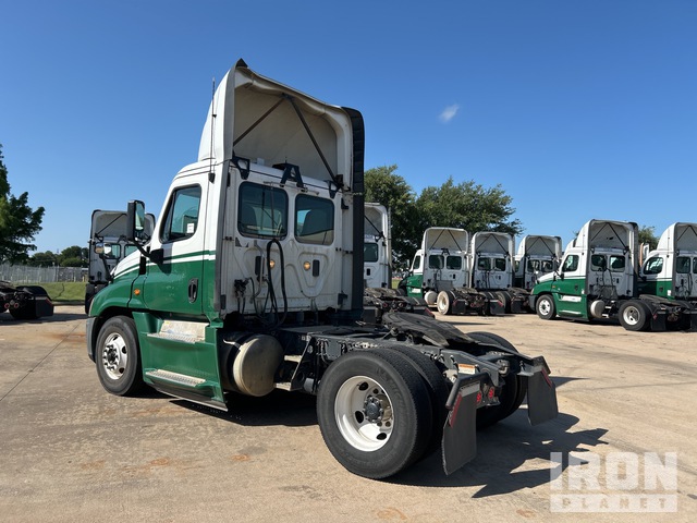 CAMIóN 2016 FREIGHTLINER