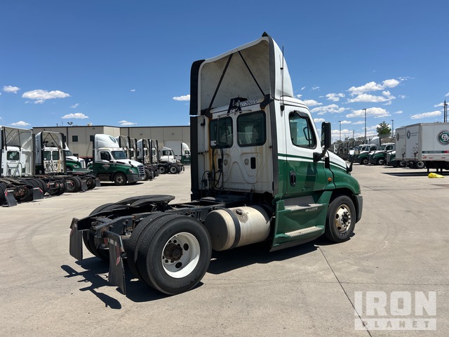 CAMIóN 2016 FREIGHTLINER