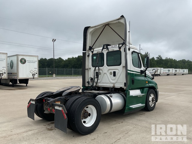 CAMIóN 2016 FREIGHTLINER