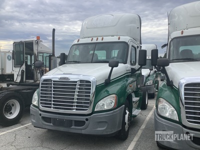2016 Freightliner Cascadia 125 4x2 S/A Day Cab Truck Tractor