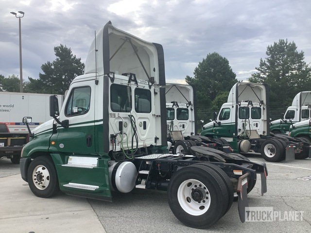 CAMIóN 2016 FREIGHTLINER