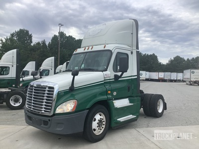 2016 Freightliner Cascadia 125 4x2 S/A Day Cab Truck Tractor