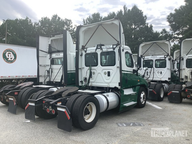 CAMIóN 2016 FREIGHTLINER