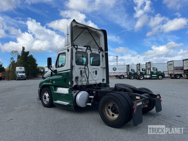 CAMIóN 2016 FREIGHTLINER