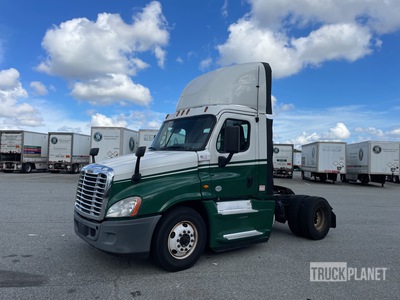 2016 Freightliner Cascadia 125 4x2 S/A Day Cab Truck Tractor